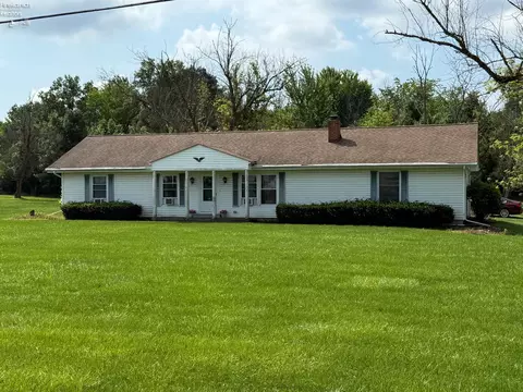 643 Holiday Dr, Willard, OH 44890