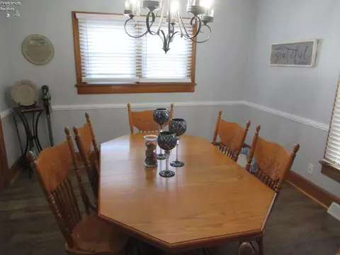 411 Euclid St, Willard, OH 44890 photo 3