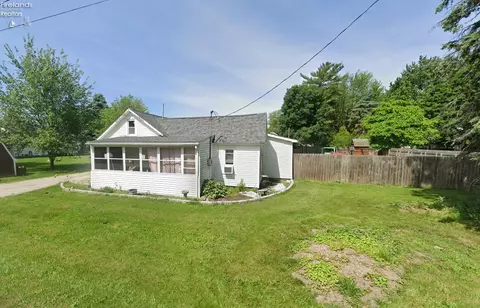 109 Euclid Ave, Bradner, OH 43406