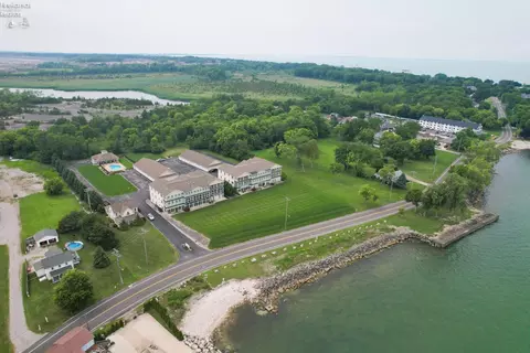 812 E Main St #2D, Marblehead, OH 43440 photo 9
