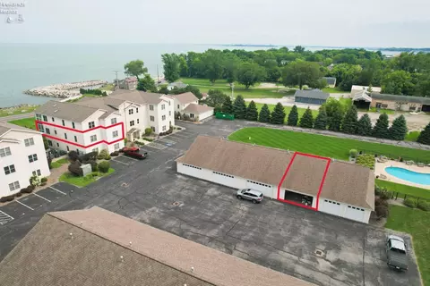 812 E Main St #2D, Marblehead, OH 43440 photo 5