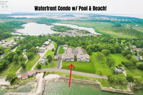 812 E Main St #2D, Marblehead, OH 43440