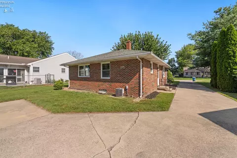 309 E Main St, Oak Harbor, OH 43449 photo 20