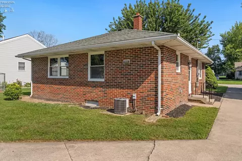 309 E Main St, Oak Harbor, OH 43449 photo 19