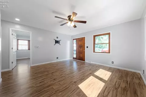 309 E Main St, Oak Harbor, OH 43449 photo 6