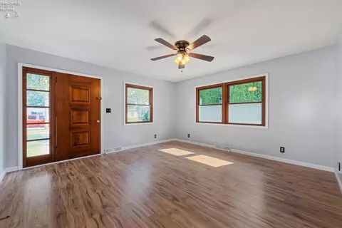 309 E Main St, Oak Harbor, OH 43449 photo 8