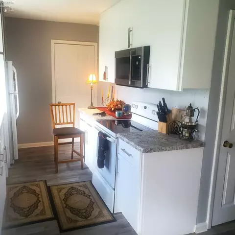 Kitchen - 2903 Huron Avery Rd, Huron, OH 44839 photo 3 of 5