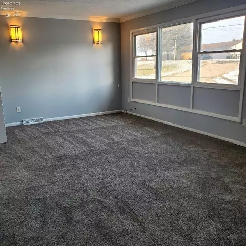 Living - 2903 Huron Avery Rd, Huron, OH 44839 photo 1 of 1