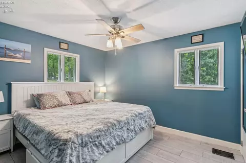 Bedroom - 588 Lake Shore Dr, Willard, OH 44890 photo 2 of 4