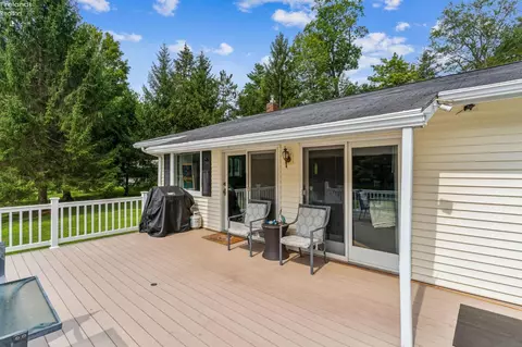 Exterior - 588 Lake Shore Dr, Willard, OH 44890 photo 6 of 14
