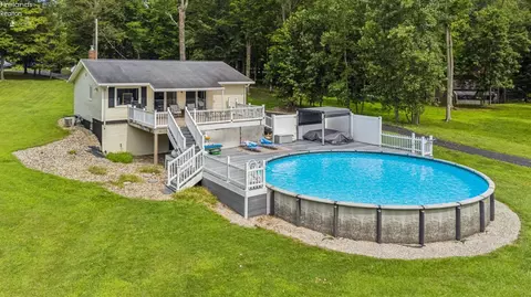 588 Lake Shore Dr, Willard, OH 44890