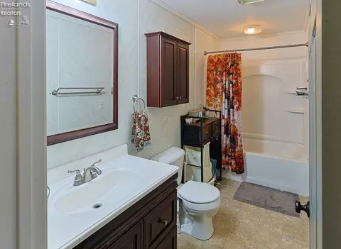 Bath - 741 May St, Clyde, OH 43410 photo 1 of 1