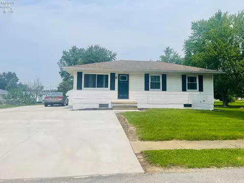 741 May St, Clyde, OH 43410