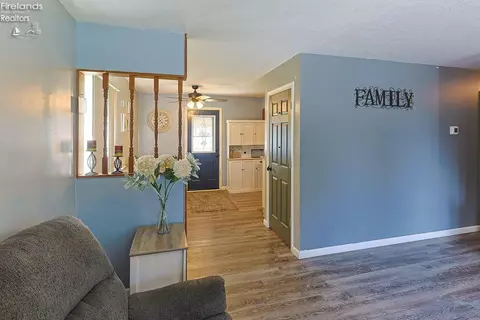 Entry Way - 741 May St, Clyde, OH 43410 photo 3 of 4