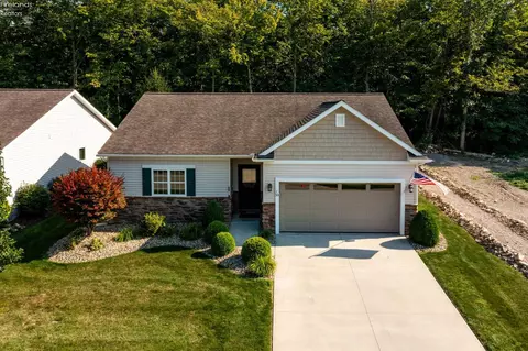 313 Lighthouse Oval, Marblehead, OH 43440