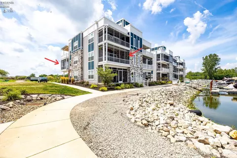 2729 S Harbor Bay Dr, Marblehead, OH 43440