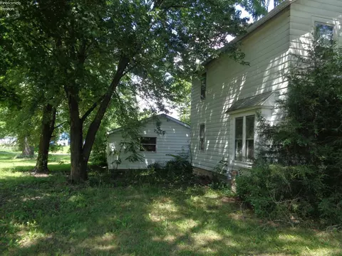 127 Central Ave, Willard, OH 44890 photo 2