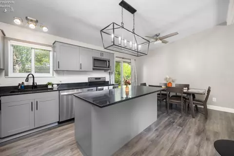 Kitchen - 2911 E Perkins Ave, Sandusky, OH 44870 photo 2 of 6