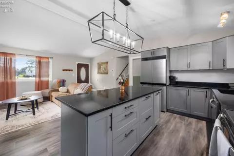Kitchen - 2911 E Perkins Ave, Sandusky, OH 44870 photo 4 of 6