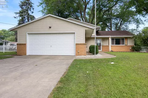 Exterior - 2911 E Perkins Ave, Sandusky, OH 44870 photo 3 of 7