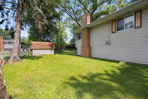 Exterior - 2911 E Perkins Ave, Sandusky, OH 44870 photo 4 of 7