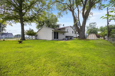 Exterior - 2911 E Perkins Ave, Sandusky, OH 44870 photo 6 of 7