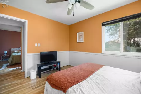 Bedroom - 2911 E Perkins Ave, Sandusky, OH 44870 photo 5 of 9