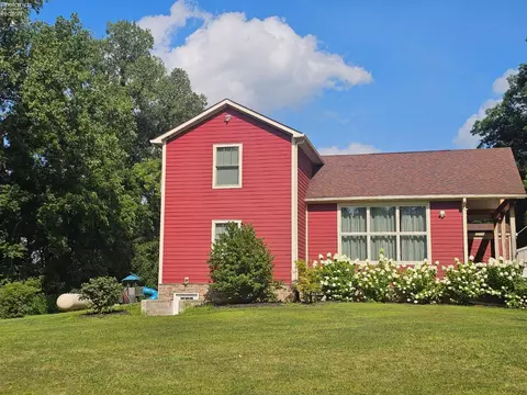 1064 N New State Rd, Norwalk, OH 44857