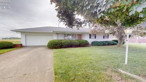 1615 Fangboner Rd, Fremont, OH 43420