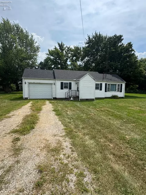 8040 W Stump Rd, Oak Harbor, OH 43449