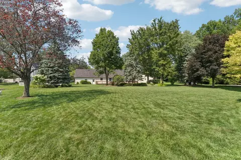 Exterior - 932 Glenview Dr, Huron, OH 44839 photo 10 of 15