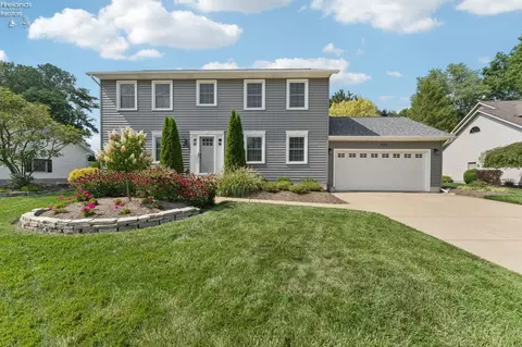 932 Glenview Dr, Huron, OH 44839