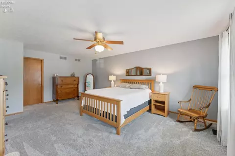 Bedroom - 932 Glenview Dr, Huron, OH 44839 photo 9 of 10