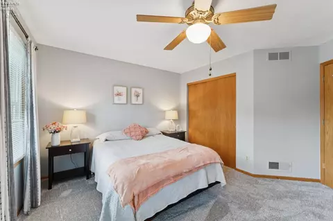 Bedroom - 932 Glenview Dr, Huron, OH 44839 photo 3 of 10
