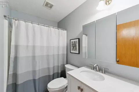 Bath - 932 Glenview Dr, Huron, OH 44839 photo 4 of 5