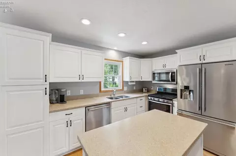 Kitchen - 932 Glenview Dr, Huron, OH 44839 photo 1 of 4