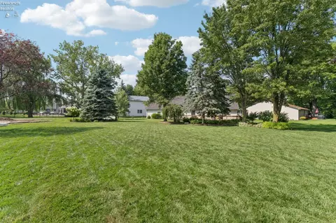 Exterior - 932 Glenview Dr, Huron, OH 44839 photo 15 of 15