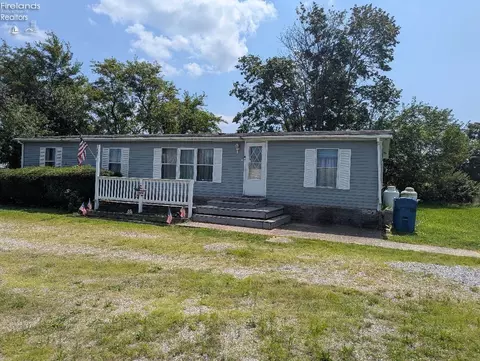 8617 Hayes Ave, Sandusky, OH 44870