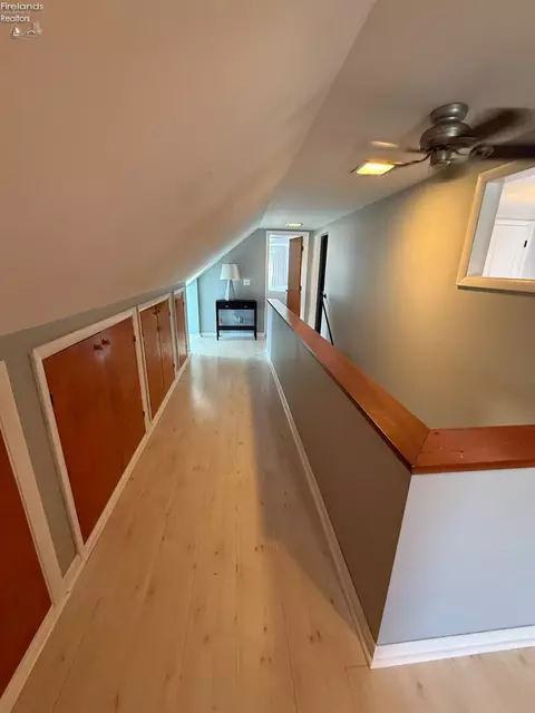Entry Way - 519 Washington Ave, Huron, OH 44839 photo 8 of 9