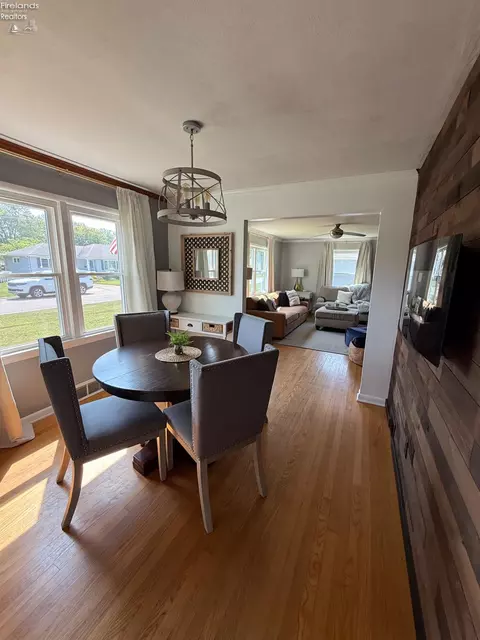 Dining - 519 Washington Ave, Huron, OH 44839 photo 5 of 5