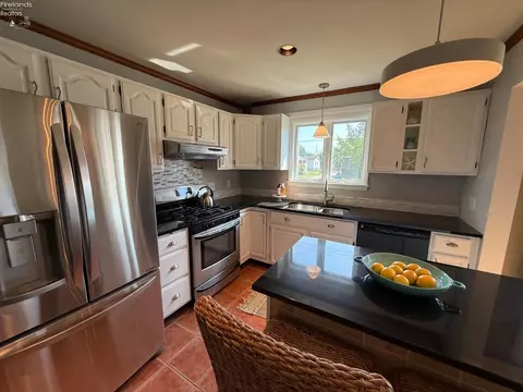 Kitchen - 519 Washington Ave, Huron, OH 44839 photo 1 of 5