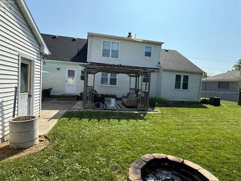 Exterior - 519 Washington Ave, Huron, OH 44839 photo 3 of 8