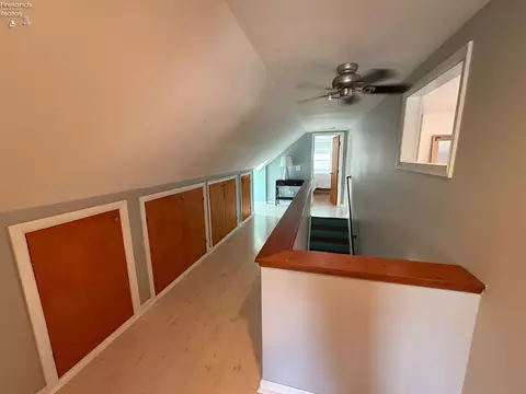 Entry Way - 519 Washington Ave, Huron, OH 44839 photo 6 of 9
