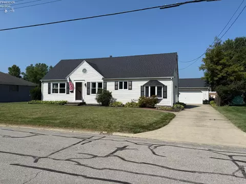 Exterior - 519 Washington Ave, Huron, OH 44839 photo 2 of 8