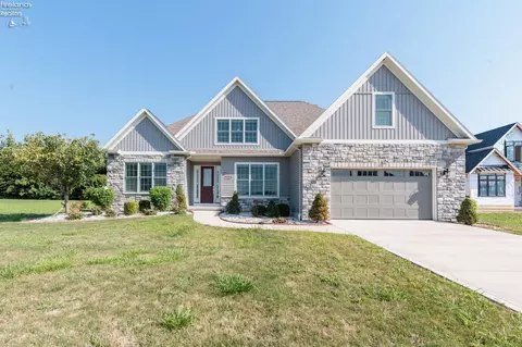 3119 Lauras Ln, Sandusky, OH 44870