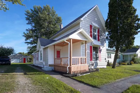 322 Vine St, Clyde, OH 43410