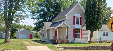 322 Vine St, Clyde, OH 43410 photo 2