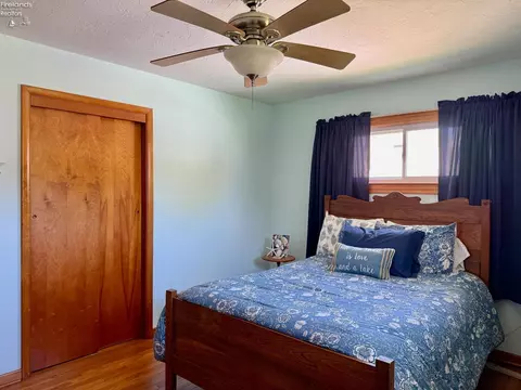 Bedroom - 347 Hidden Beach Rd, Marblehead, OH 43440 photo 4 of 5