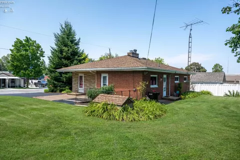 Exterior - 347 Hidden Beach Rd, Marblehead, OH 43440 photo 4 of 12