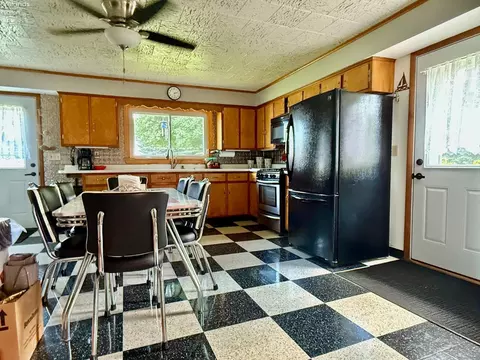 Kitchen - 347 Hidden Beach Rd, Marblehead, OH 43440 photo 5 of 6